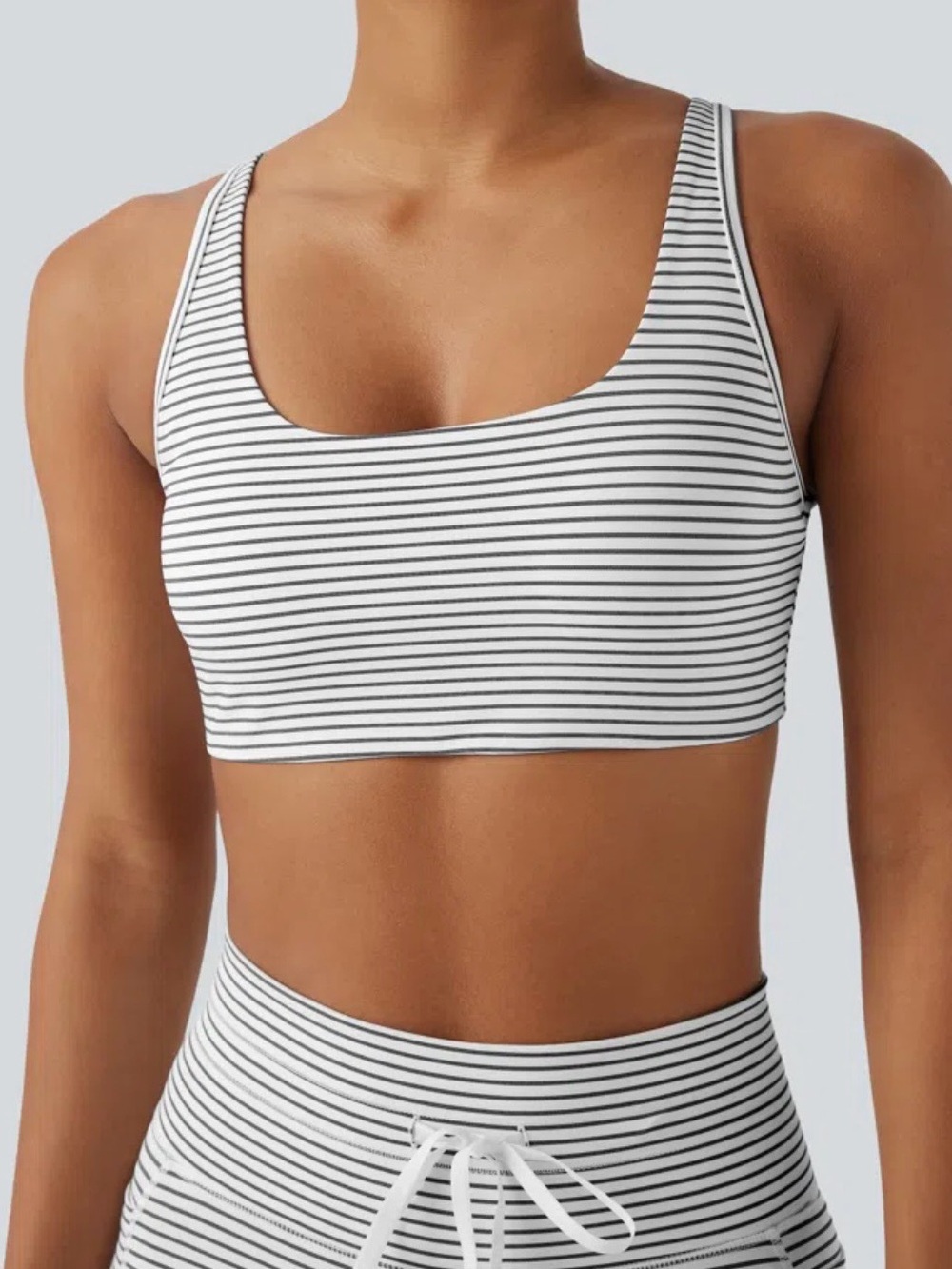Halara Women’s Low Support U Neck Cut Out Stripe Yoga Sports Bra